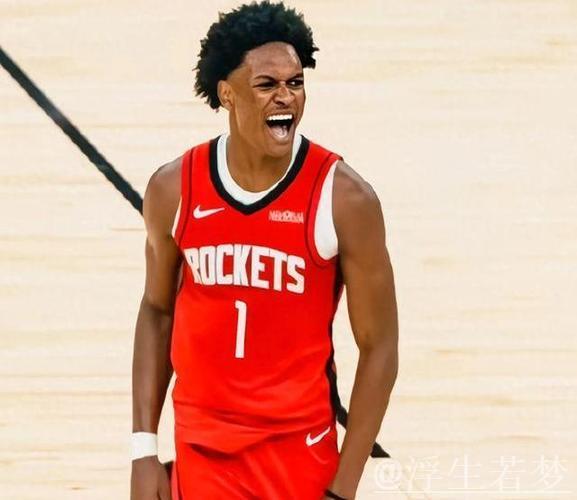 火箭险胜快船115-113：阿门表现出彩，6人发挥稳定，2人表现不佳